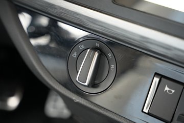 һ�����J6PRO 13.2L LNG 530���� 6X4 һ�����12�� AMT�Զ��� ǣ����ͼƬ