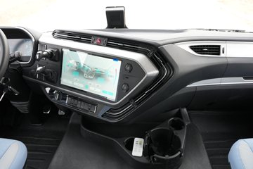 һ�����J6PRO 13.2L LNG 530���� 6X4 һ�����12�� AMT�Զ��� ǣ����ͼƬ