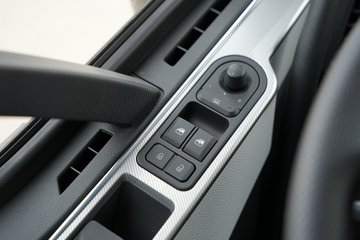 һ�����J6PRO 13.2L LNG 530���� 6X4 һ�����12�� AMT�Զ��� ǣ����ͼƬ