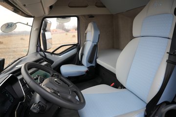 һ�����J6PRO 13.2L LNG 530���� 6X4 һ�����12�� AMT�Զ��� ǣ����ͼƬ