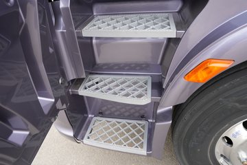 һ�����J6PRO 13.2L LNG 530���� 6X4 һ�����12�� AMT�Զ��� ǣ����ͼƬ