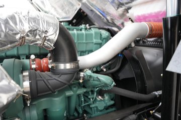 һ�����J6PRO 13.2L LNG 530���� 6X4 һ�����12�� AMT�Զ��� ǣ����ͼƬ