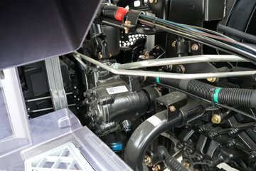 һ�����J6PRO 13.2L LNG 530���� 6X4 һ�����12�� AMT�Զ��� ǣ����ͼƬ