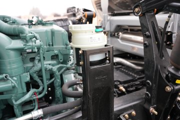 һ�����J6PRO 13.2L LNG 530���� 6X4 һ�����12�� AMT�Զ��� ǣ����ͼƬ