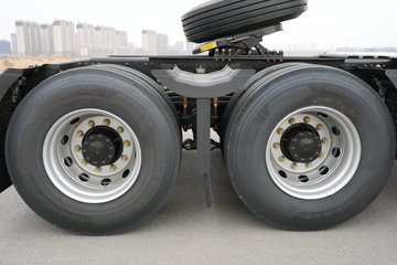 һ�����J6PRO 13.2L LNG 530���� 6X4 һ�����12�� AMT�Զ��� ǣ����ͼƬ