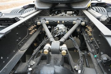 һ�����J6PRO 13.2L LNG 530���� 6X4 һ�����12�� AMT�Զ��� ǣ����ͼƬ