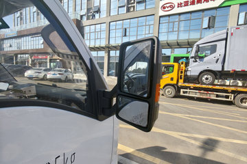 ���ǵ�T4 �Ƽ��� 3.7�׵��Ŵ��綯�����Ῠ ����62.4kWhͼƬ