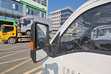 ���ǵ�T4 �Ƽ��� 3.7�׵��Ŵ��綯�����Ῠ ����62.4kWhͼƬ