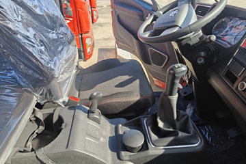 �ൺ��� JK6�п� 240���� 4X2 9.78����ʽ�ػ���ͼƬ