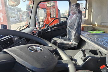 �ൺ��� JK6�п� 240���� 4X2 9.78����ʽ�ػ���ͼƬ