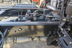 青岛解放 JK6中卡 240马力 4X2 9.78米厢式载货车