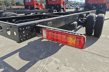 �ൺ��� JK6�п� 240���� 4X2 9.78����ʽ�ػ���ͼƬ