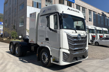 欧曼GTL星翼版 6X4 换电式纯电动牵引车 宁德时代600kWh