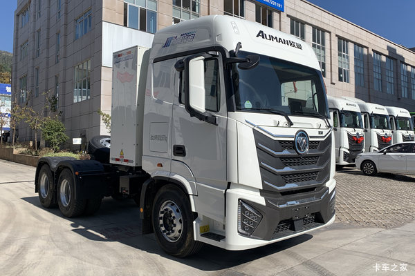 欧曼GTL星翼版 6X4 换电式纯电动牵引车 宁德时代600kWh