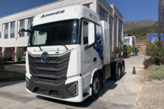 欧曼GTL星翼版 6X4 换电式纯电动牵引车 宁德时代600kWh