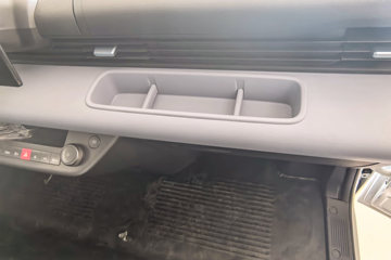 ���ǵ�T4 �Ƽ��� 3.7�׵��Ŵ��綯��ʽ�Ῠ ����62.36kWhͼƬ