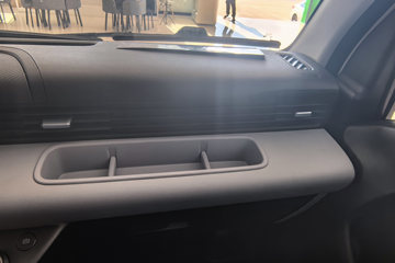 ���ǵ�T4 �Ƽ��� 3.7�׵��Ŵ��綯��ʽ�Ῠ ����62.36kWhͼƬ