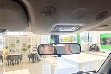 ���ǵ�T4 �Ƽ��� 3.7�׵��Ŵ��綯��ʽ�Ῠ ����62.36kWhͼƬ