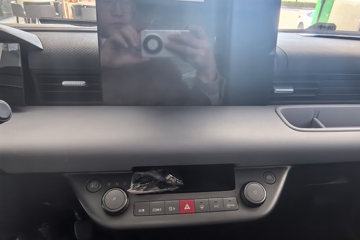 ���ǵ�T4 �Ƽ��� 3.7�׵��Ŵ��綯��ʽ�Ῠ ����62.36kWhͼƬ