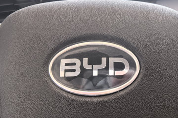 ���ǵ�T4 �Ƽ��� 3.7�׵��Ŵ��綯��ʽ�Ῠ ����62.36kWhͼƬ