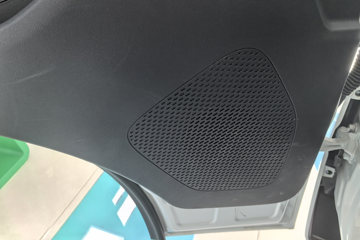 ���ǵ�T4 �Ƽ��� 3.7�׵��Ŵ��綯��ʽ�Ῠ ����62.36kWhͼƬ