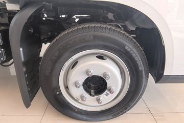 ���ǵ�T4 �Ƽ��� 3.7�׵��Ŵ��綯��ʽ�Ῠ ����62.36kWhͼƬ