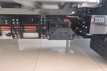 ���ǵ�T4 �Ƽ��� 3.7�׵��Ŵ��綯��ʽ�Ῠ ����62.36kWhͼƬ