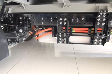 ���ǵ�T4 �Ƽ��� 3.7�׵��Ŵ��綯��ʽ�Ῠ ����62.36kWhͼƬ