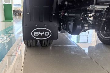 ���ǵ�T4 �Ƽ��� 3.7�׵��Ŵ��綯��ʽ�Ῠ ����62.36kWhͼƬ