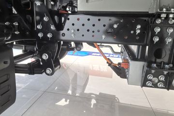 ���ǵ�T4 �Ƽ��� 3.7�׵��Ŵ��綯��ʽ�Ῠ ����62.36kWhͼƬ