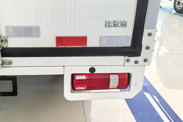 ���ǵ�T4 �Ƽ��� 3.7�׵��Ŵ��綯��ʽ�Ῠ ����62.36kWhͼƬ