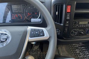 ��� ��VR 130���� 3.7�׵��Ų�դʽ�Ῠ(����)ͼƬ