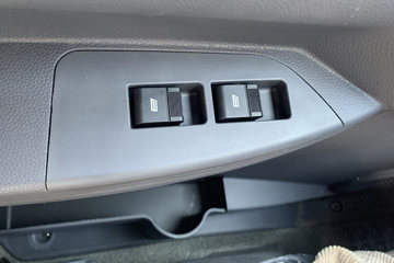 ��� ��VR 130���� 3.7�׵��Ų�դʽ�Ῠ(����)ͼƬ