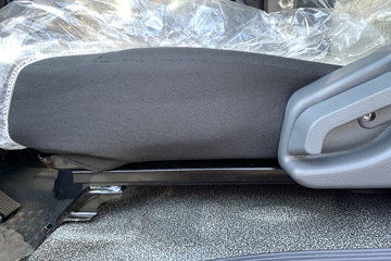 ��� ��VR 130���� 3.7�׵��Ų�դʽ�Ῠ(����)ͼƬ