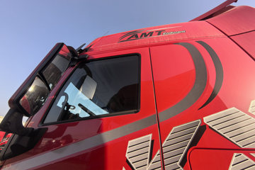 �������ó� �����콢KX ��ҫ�� 580���� 6X4 LNG�Զ���ǣ����(Һ��)(�ٱ�3.64)ͼƬ