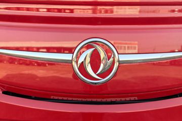 �������ó� �����콢KX ��ҫ�� 580���� 6X4 LNG�Զ���ǣ����(Һ��)(�ٱ�3.64)ͼƬ