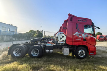 �������ó� �����콢KX ��ҫ�� 580���� 6X4 LNG�Զ���ǣ����(Һ��)(�ٱ�3.64)ͼƬ