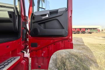 �������ó� �����콢KX ��ҫ�� 580���� 6X4 LNG�Զ���ǣ����(Һ��)(�ٱ�3.64)ͼƬ