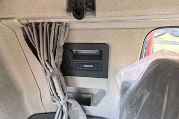 �������ó� �����콢KX ��ҫ�� 580���� 6X4 LNG�Զ���ǣ����(Һ��)(�ٱ�3.64)ͼƬ