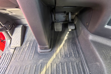 �������ó� �����콢KX ��ҫ�� 580���� 6X4 LNG�Զ���ǣ����(Һ��)(�ٱ�3.64)ͼƬ