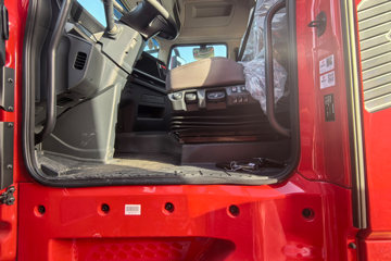 �������ó� �����콢KX ��ҫ�� 580���� 6X4 LNG�Զ���ǣ����(Һ��)(�ٱ�3.64)ͼƬ