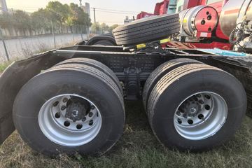 �������ó� �����콢KX ��ҫ�� 580���� 6X4 LNG�Զ���ǣ����(Һ��)(�ٱ�3.64)ͼƬ