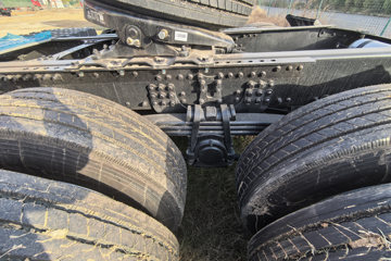 �������ó� �����콢KX ��ҫ�� 580���� 6X4 LNG�Զ���ǣ����(Һ��)(�ٱ�3.64)ͼƬ