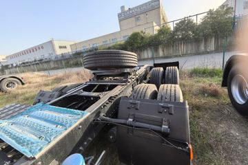 �������ó� �����콢KX ��ҫ�� 580���� 6X4 LNG�Զ���ǣ����(Һ��)(�ٱ�3.64)ͼƬ