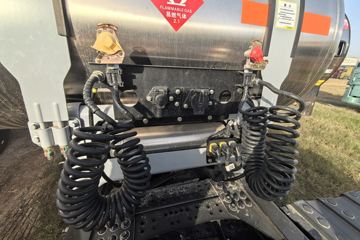 �������ó� �����콢KX ��ҫ�� 580���� 6X4 LNG�Զ���ǣ����(Һ��)(�ٱ�3.64)ͼƬ