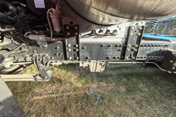 �������ó� �����콢KX ��ҫ�� 580���� 6X4 LNG�Զ���ǣ����(Һ��)(�ٱ�3.64)ͼƬ