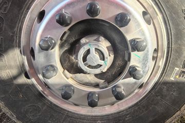 �������ó� �����콢KX ��ҫ�� 580���� 6X4 LNG�Զ���ǣ����(Һ��)(�ٱ�3.64)ͼƬ