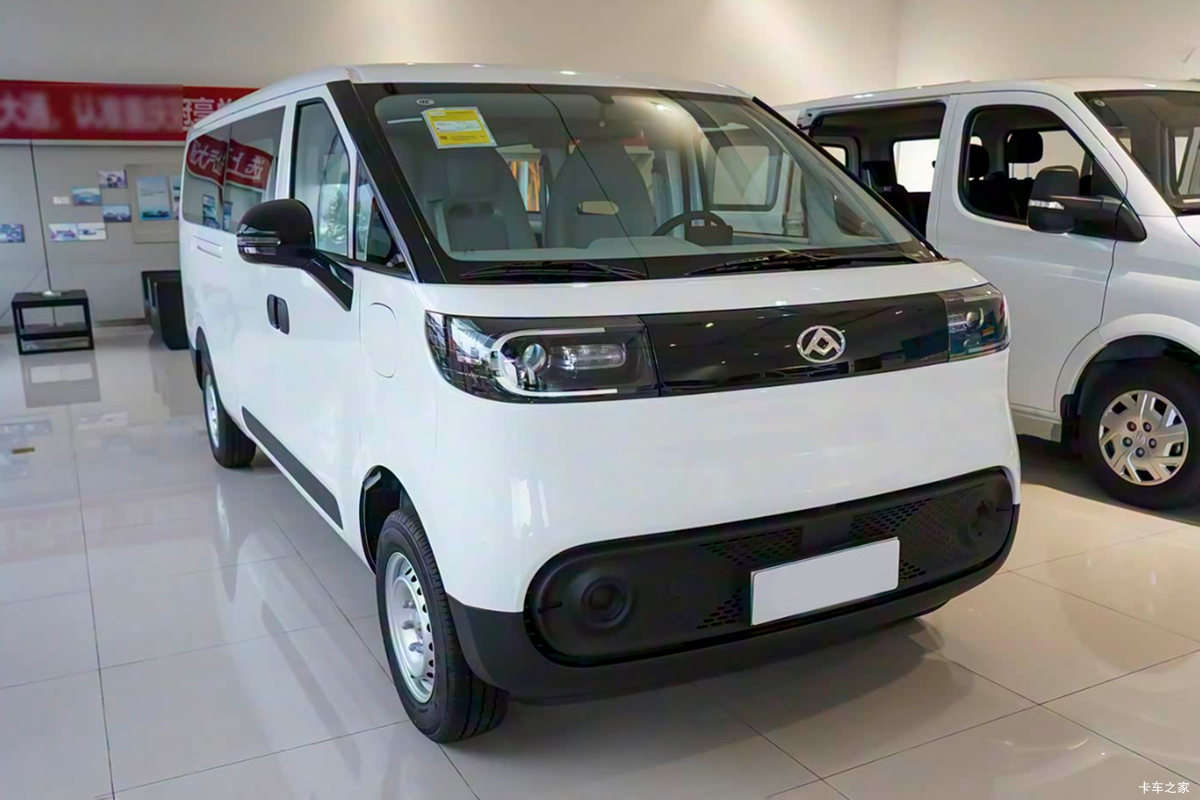 大通大拿V1L 2025款 7座低顶纯电动多功能乘用车 宁德时代83kWh