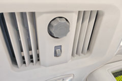 重汽HOWO悍将H8 2.5L柴油 185马力 10档 4.15米单排仓栅式轻卡