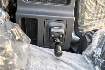 ����HOWO����H8 2.5L���� 185���� 10�� 4.15�׵��Ų�դʽ�ῨͼƬ